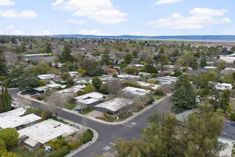 $3,698,000 | 829 Talisman Drive, Palo Alto, CA 94303