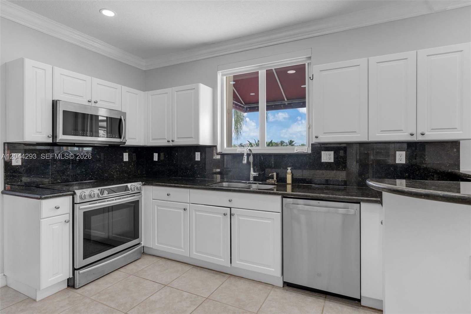 3906 Northeast 20th Street Homestead, FL 33033 - Photo 14 of 70