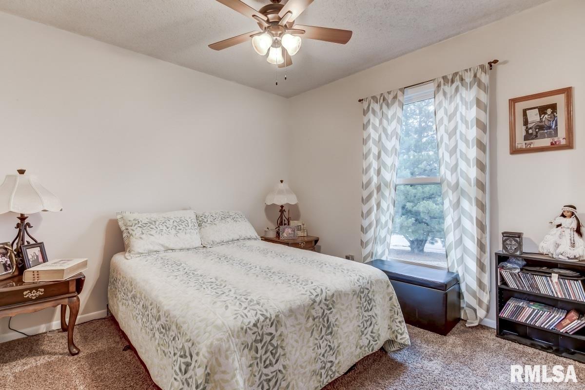 3 Mesa Road Springfield, IL 62702 - Photo 12 of 35