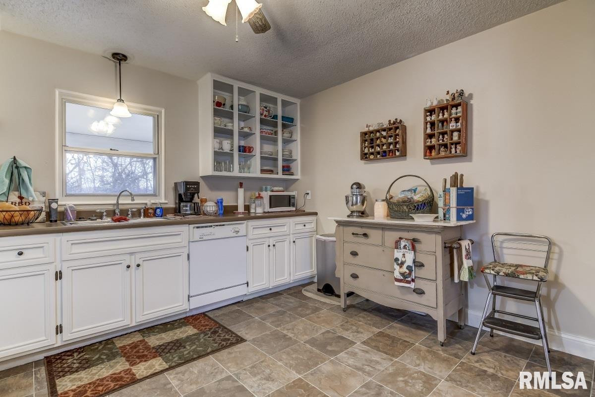 3 Mesa Road Springfield, IL 62702 - Photo 23 of 35