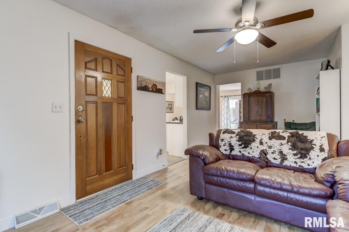 3 Mesa Road Springfield, IL 62702 - Photo 28 of 35