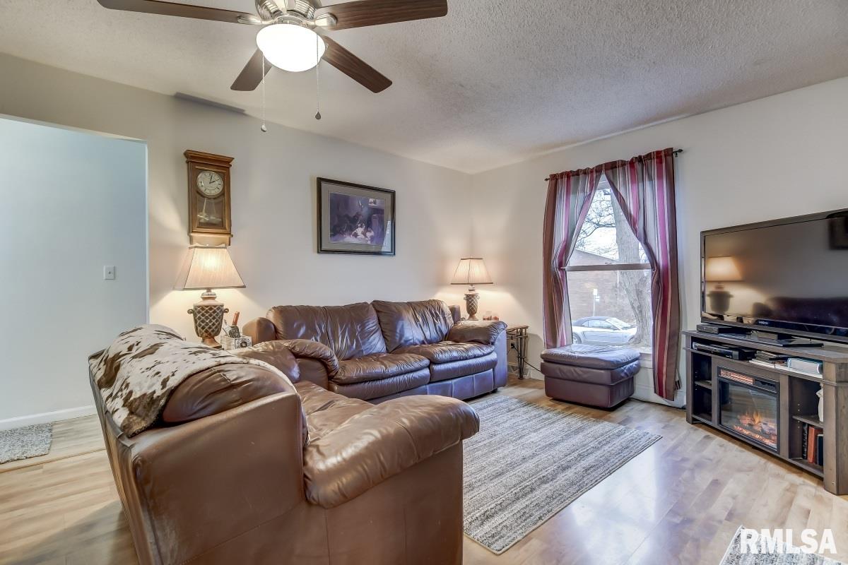 3 Mesa Road Springfield, IL 62702 - Photo 4 of 35