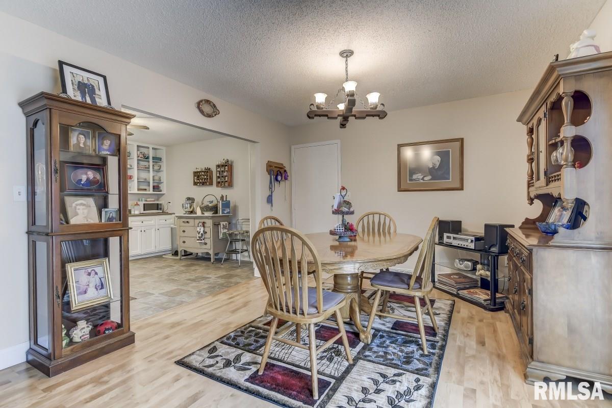 3 Mesa Road Springfield, IL 62702 - Photo 5 of 35