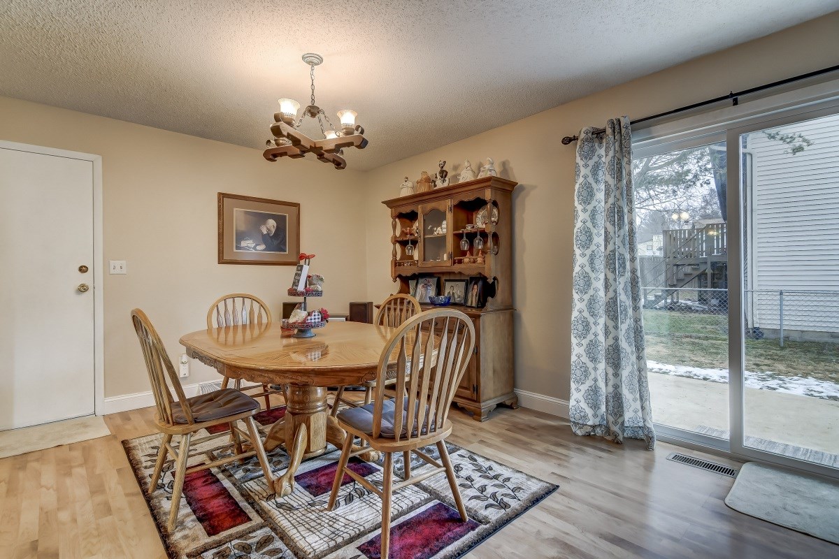 3 Mesa Road Springfield, IL 62702 - Photo 7 of 35
