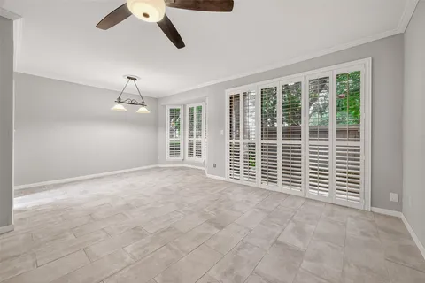 $194,900 | 2400 North Braeswood Boulevard, Unit 129, Houston, TX 77030