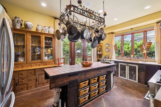 a bath room with a toilet and a bath tub