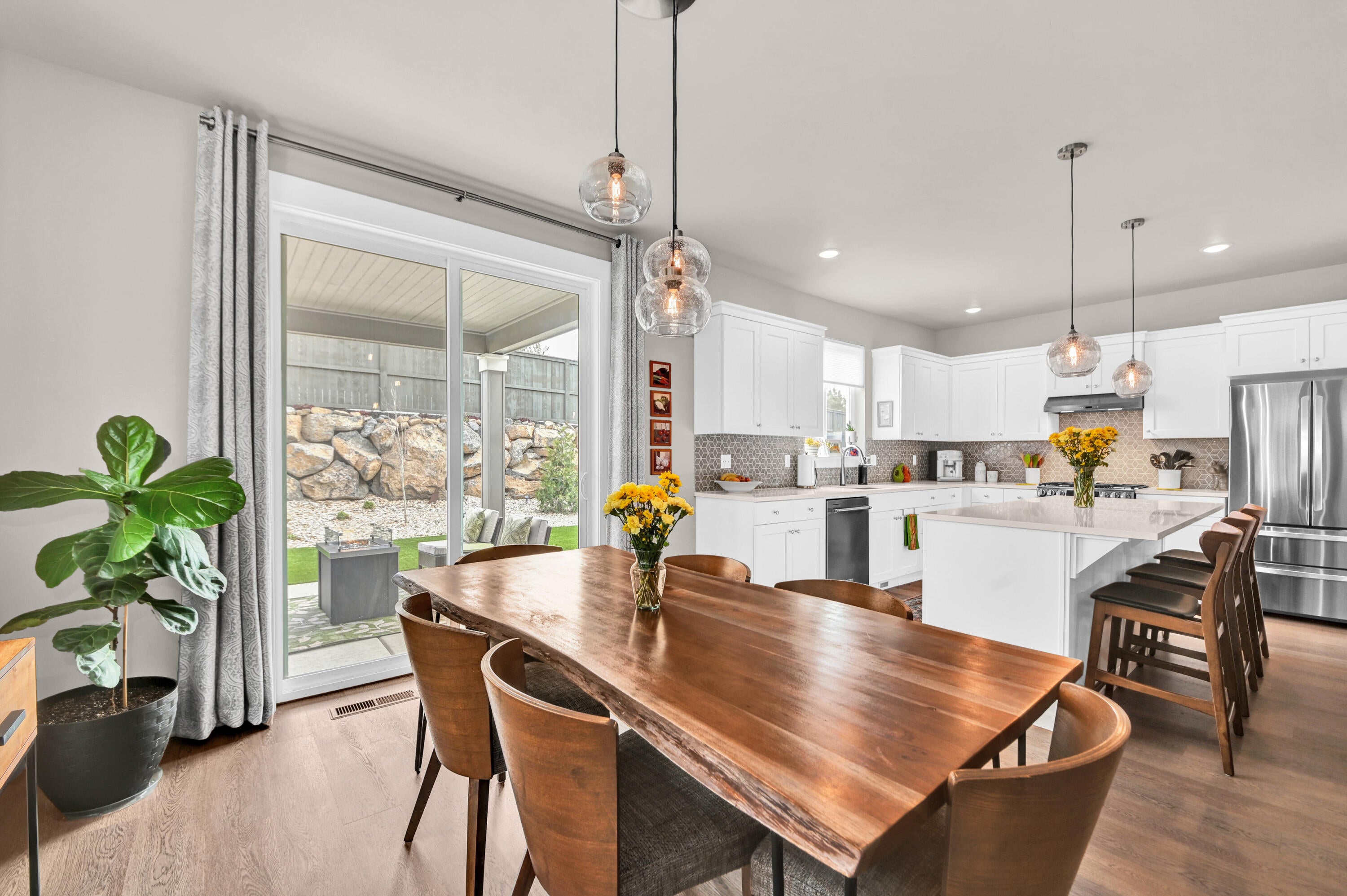 61574 Southeast Depot Loop Bend, OR 97702 - Photo 14 of 34 Dining to Kitchen