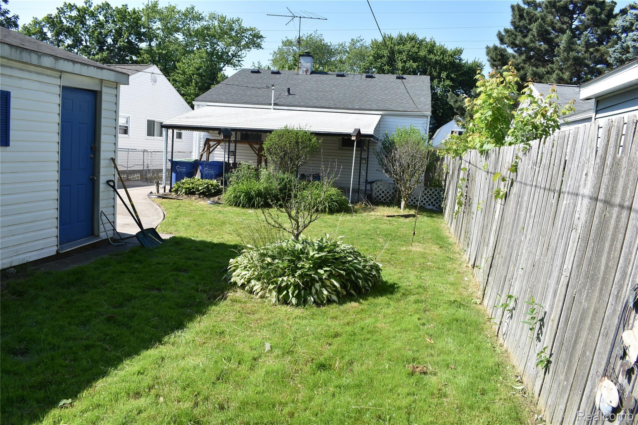 13810 Toepfer Road Warren, MI 48089 - Photo 22 of 25 DSC_0141.JPG