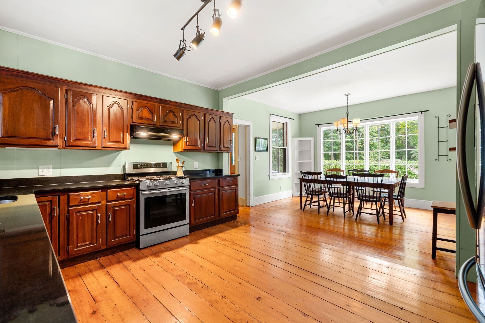 360 Nahant Road Nahant, MA 01908 - Photo 10 of 40 Gallery Image 10