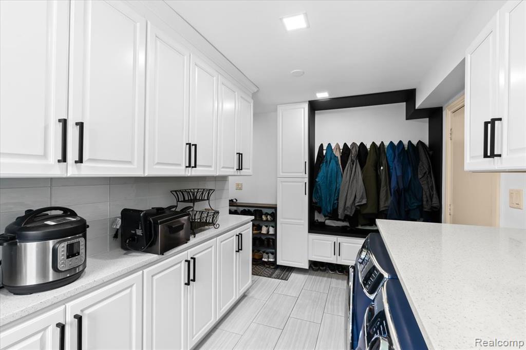 61353 Eight Mile Road South Lyon, MI 48178 - Photo 19 of 69 Gallery Image 19