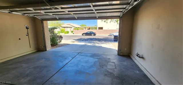 $2,095 | 9429 Mock Heather Street, Las Vegas, NV 89178