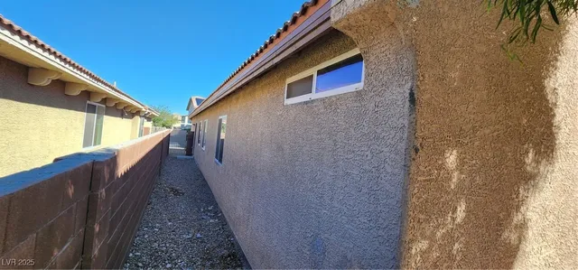 $2,095 | 9429 Mock Heather Street, Las Vegas, NV 89178