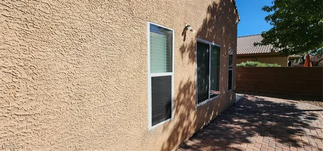 $2,095 | 9429 Mock Heather Street, Las Vegas, NV 89178