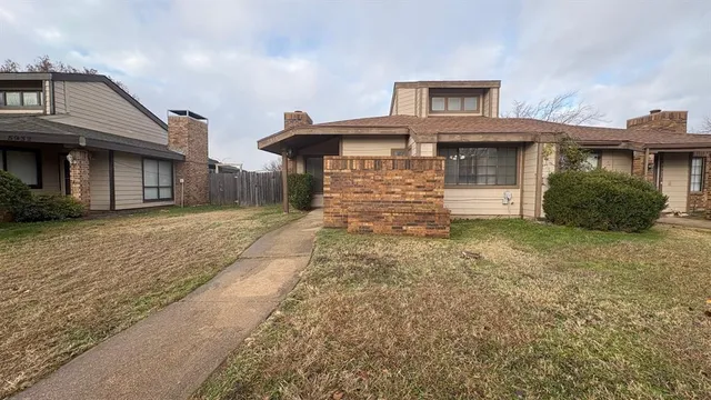$1,575 | 5930 Timbercrest Drive, Arlington, TX 76017