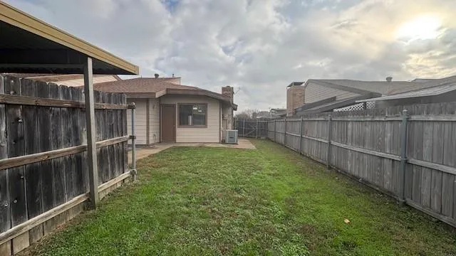 $1,575 | 5930 Timbercrest Drive, Arlington, TX 76017