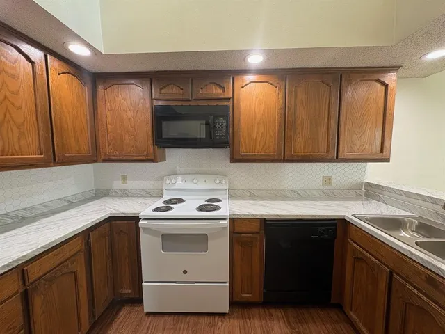 $1,575 | 5930 Timbercrest Drive, Arlington, TX 76017