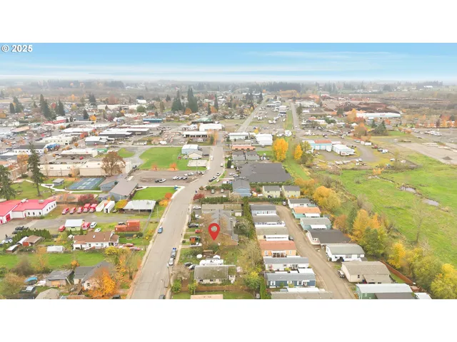 $300,000 | 416 Kennel Avenue, Molalla, OR 97038