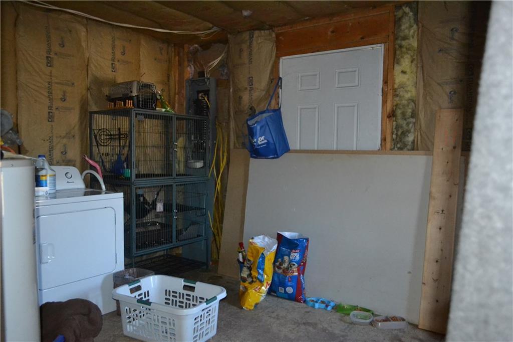 694 Warren Hill Road Palmyra, ME 04965 - Photo 12 of 19 Laundry/ mud room