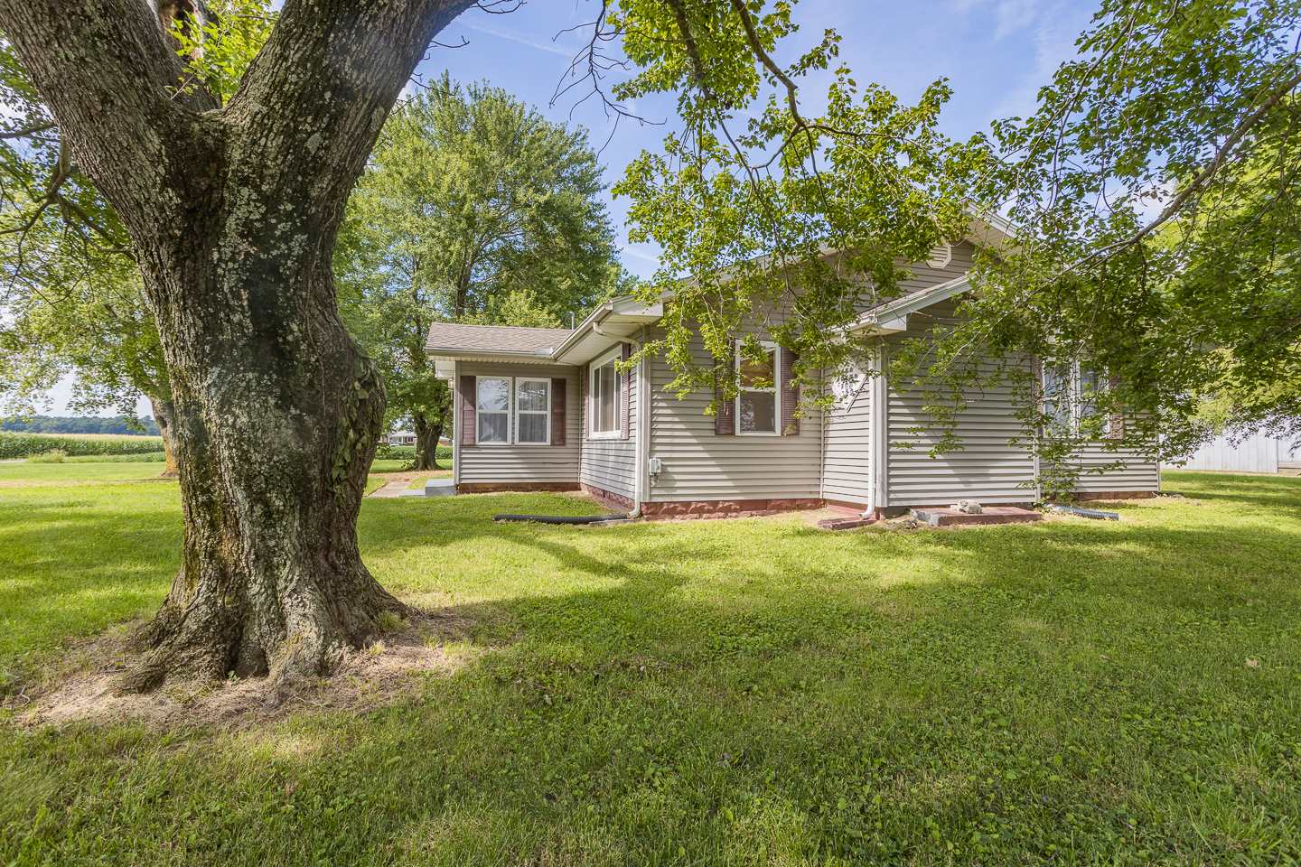 9426 Caborn Road Mount Vernon, IN 47620 - Photo 18 of 33 Gallery Image 18