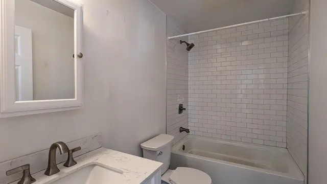 $1,600 | 674 Main Street, Unit 2B, Laconia, NH 03246