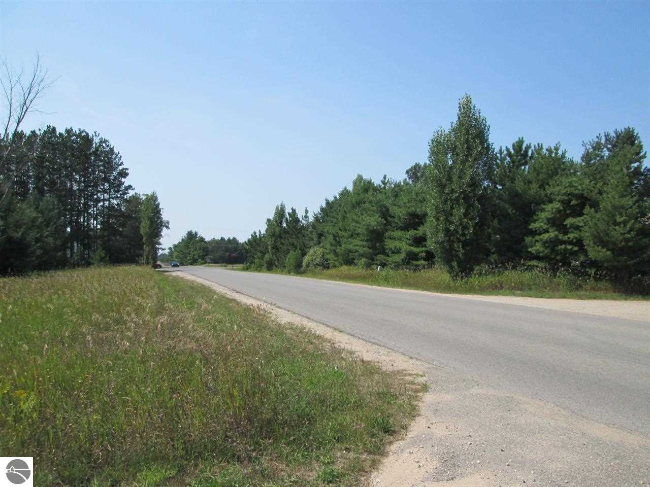 12087 Homestead Road Beulah, MI 49617 - Photo 22 of 62 1775673-21.JPG