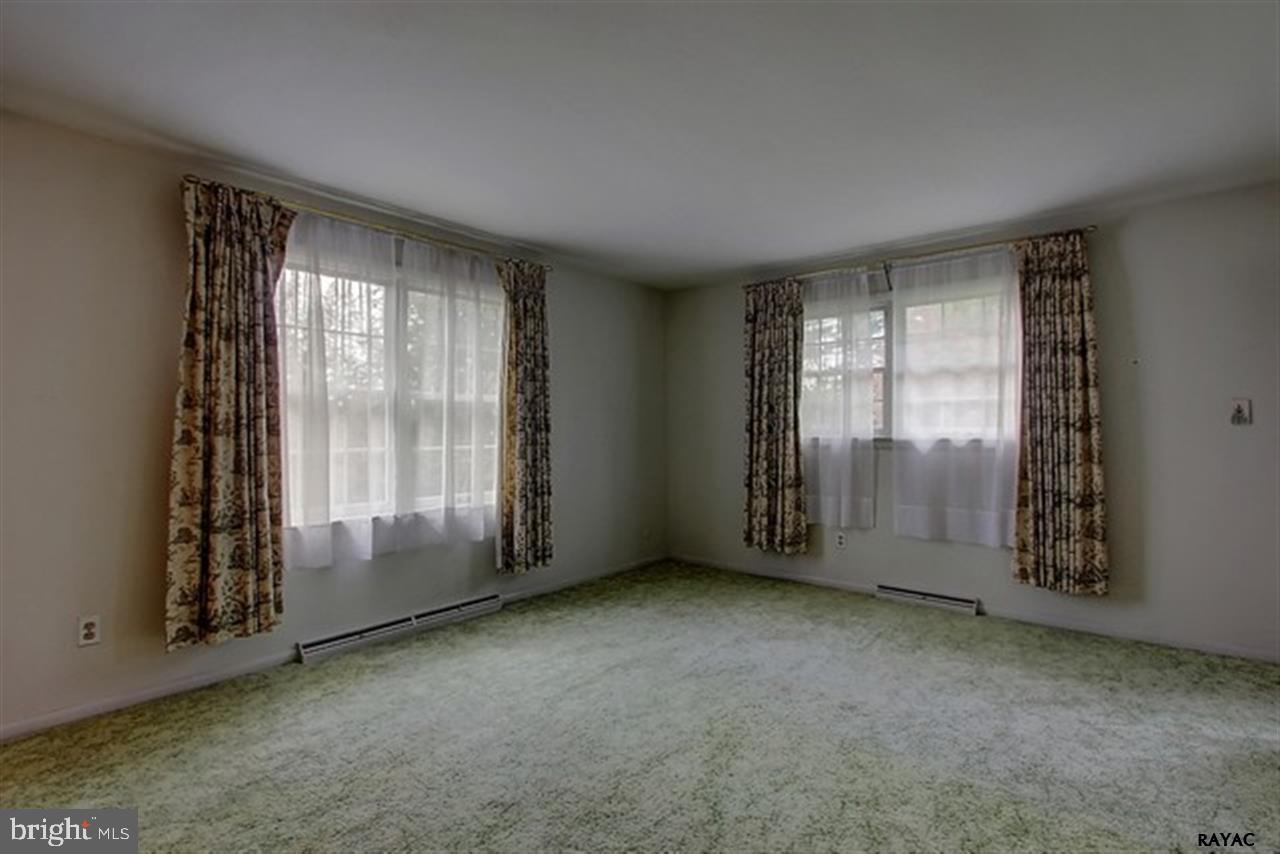 2000 Crescent Road York, PA 17403 - Photo 12 of 25