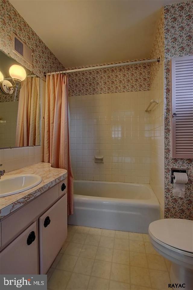 2000 Crescent Road York, PA 17403 - Photo 14 of 25