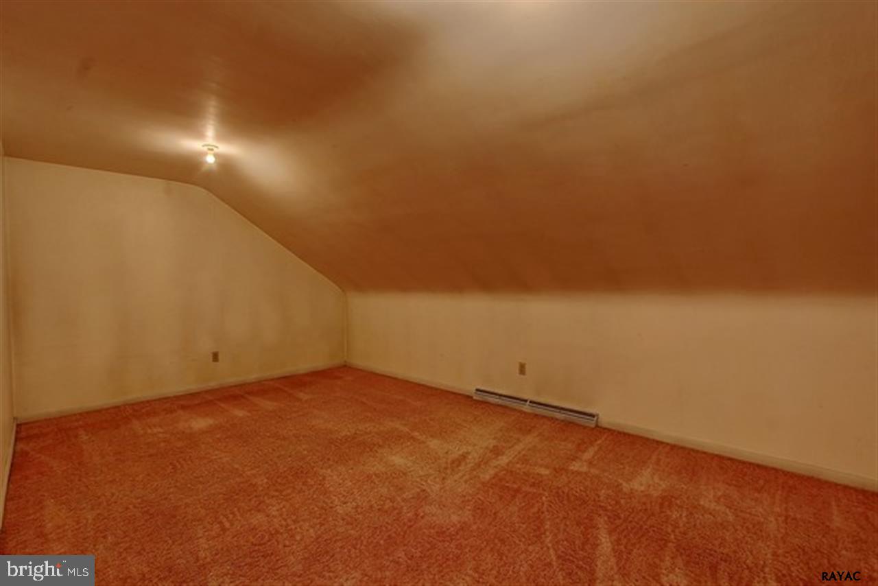 2000 Crescent Road York, PA 17403 - Photo 17 of 25