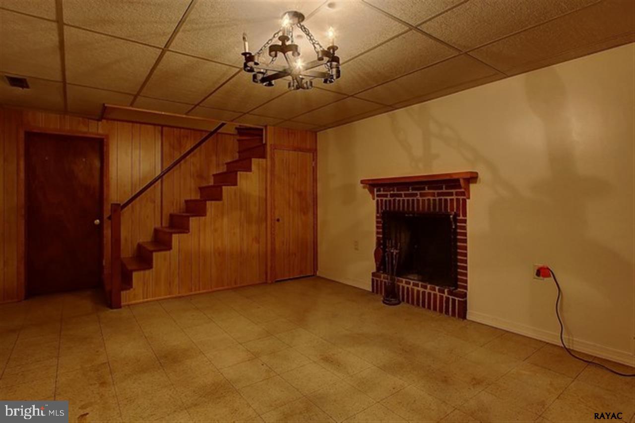 2000 Crescent Road York, PA 17403 - Photo 19 of 25