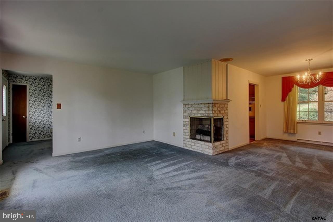 2000 Crescent Road York, PA 17403 - Photo 3 of 25