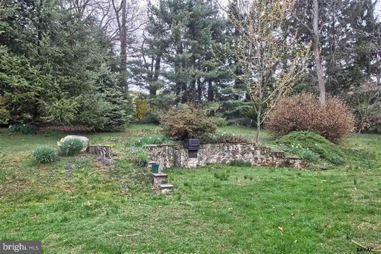 2000 Crescent Road York, PA 17403 - Photo 22 of 25
