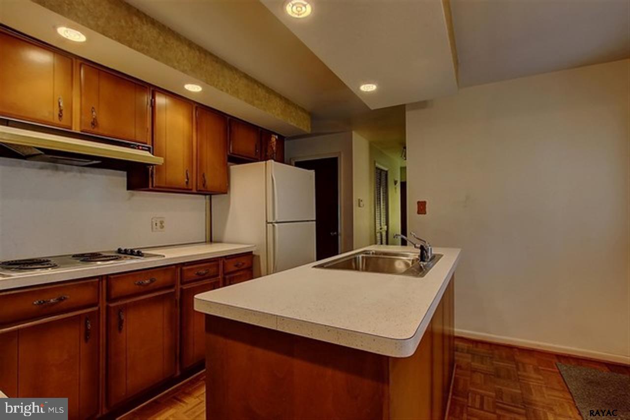 2000 Crescent Road York, PA 17403 - Photo 7 of 25