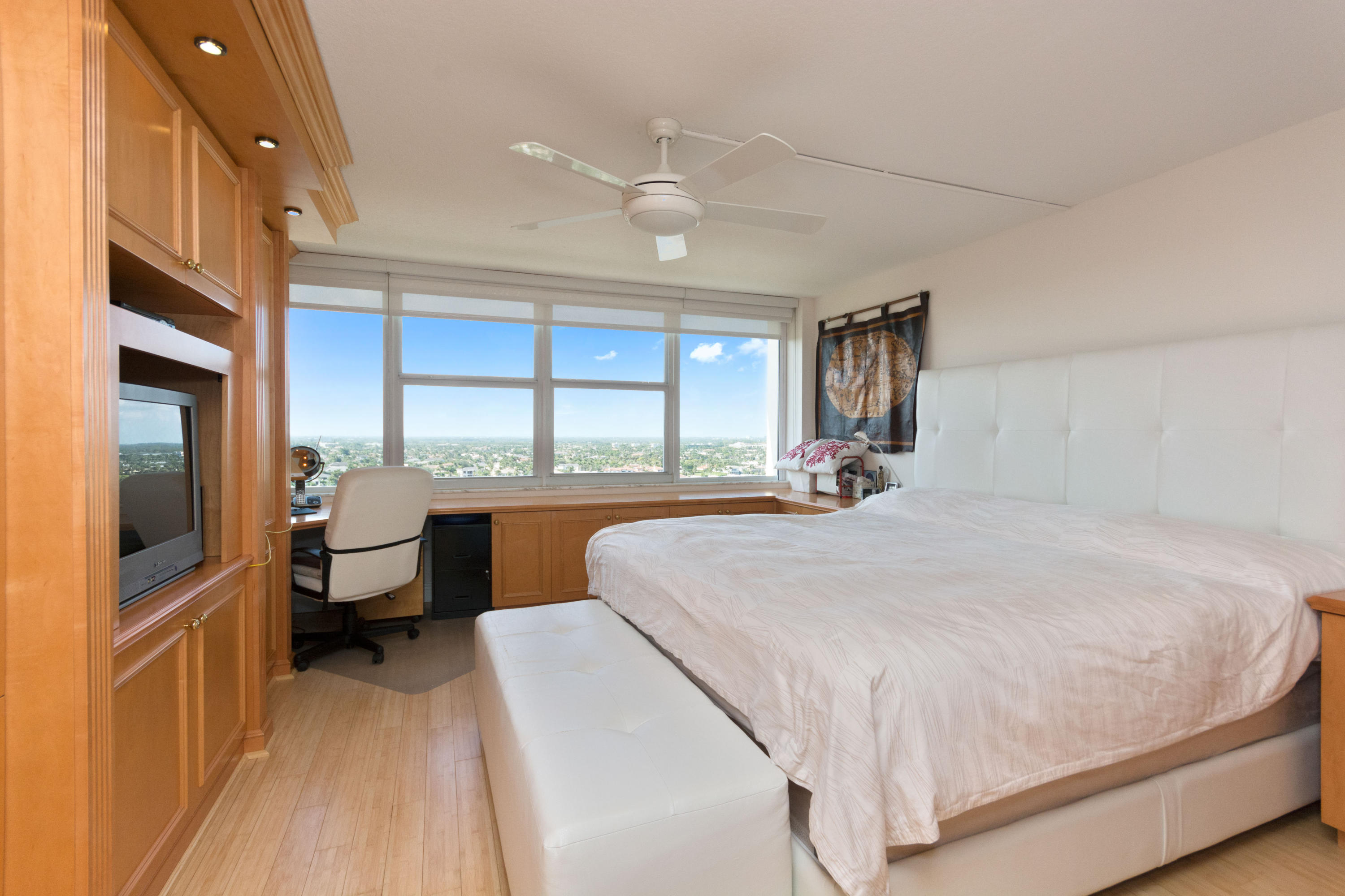 2000 South Ocean Boulevard, Unit 16F Boca Raton, FL 33432 - Photo 18 of 53 2000_S_Ocean_16F_MLS_HID1155556_ROOM1