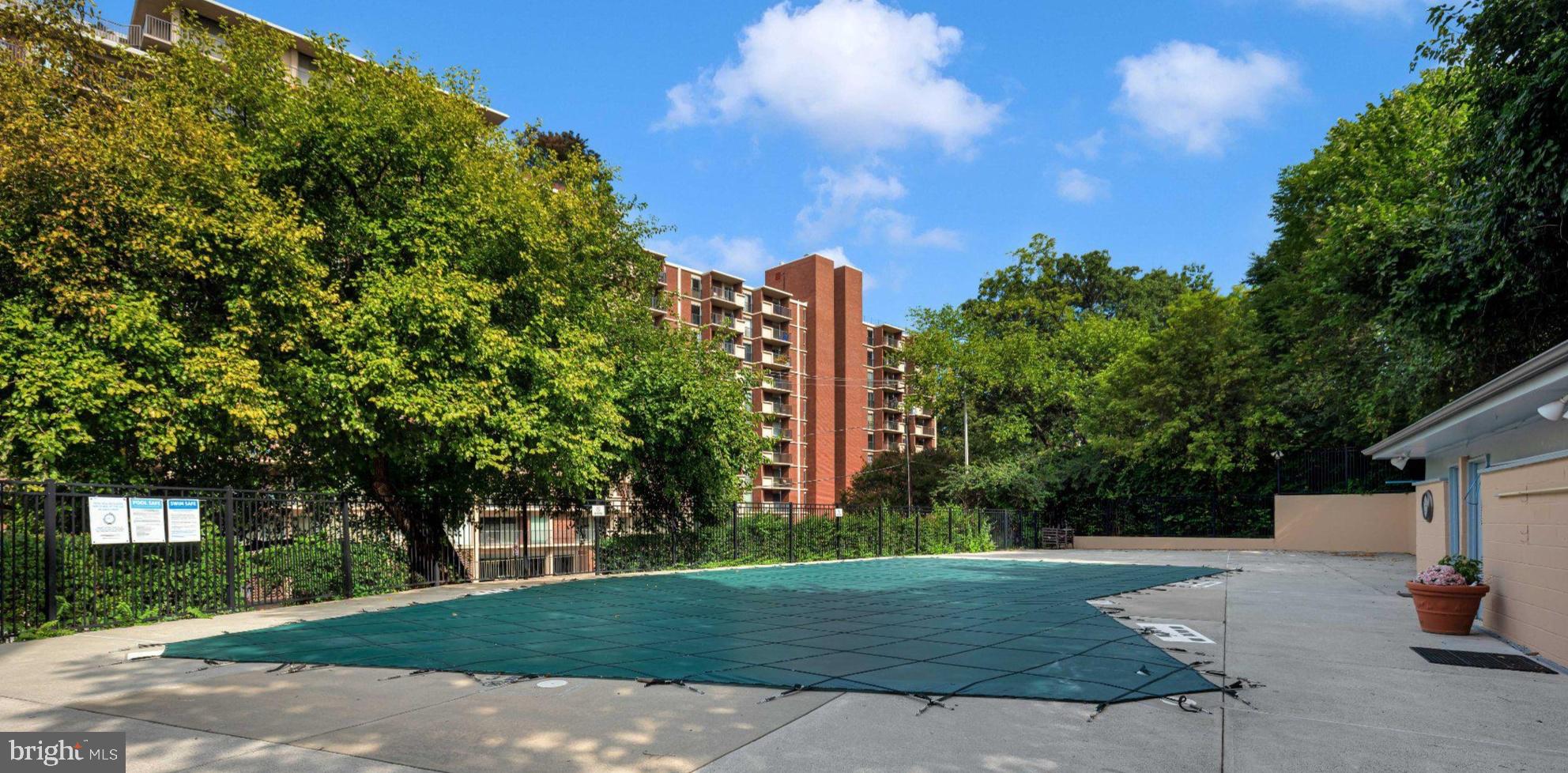 1200 South Arlington Ridge Road, Unit 608 Arlington, VA 22202 - Photo 27 of 39 Community Pool