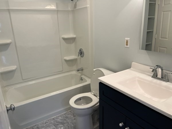 12 Beal's Cove Road, Unit H Hingham, MA 02043 - Photo 8 of 10 Gallery Image 8