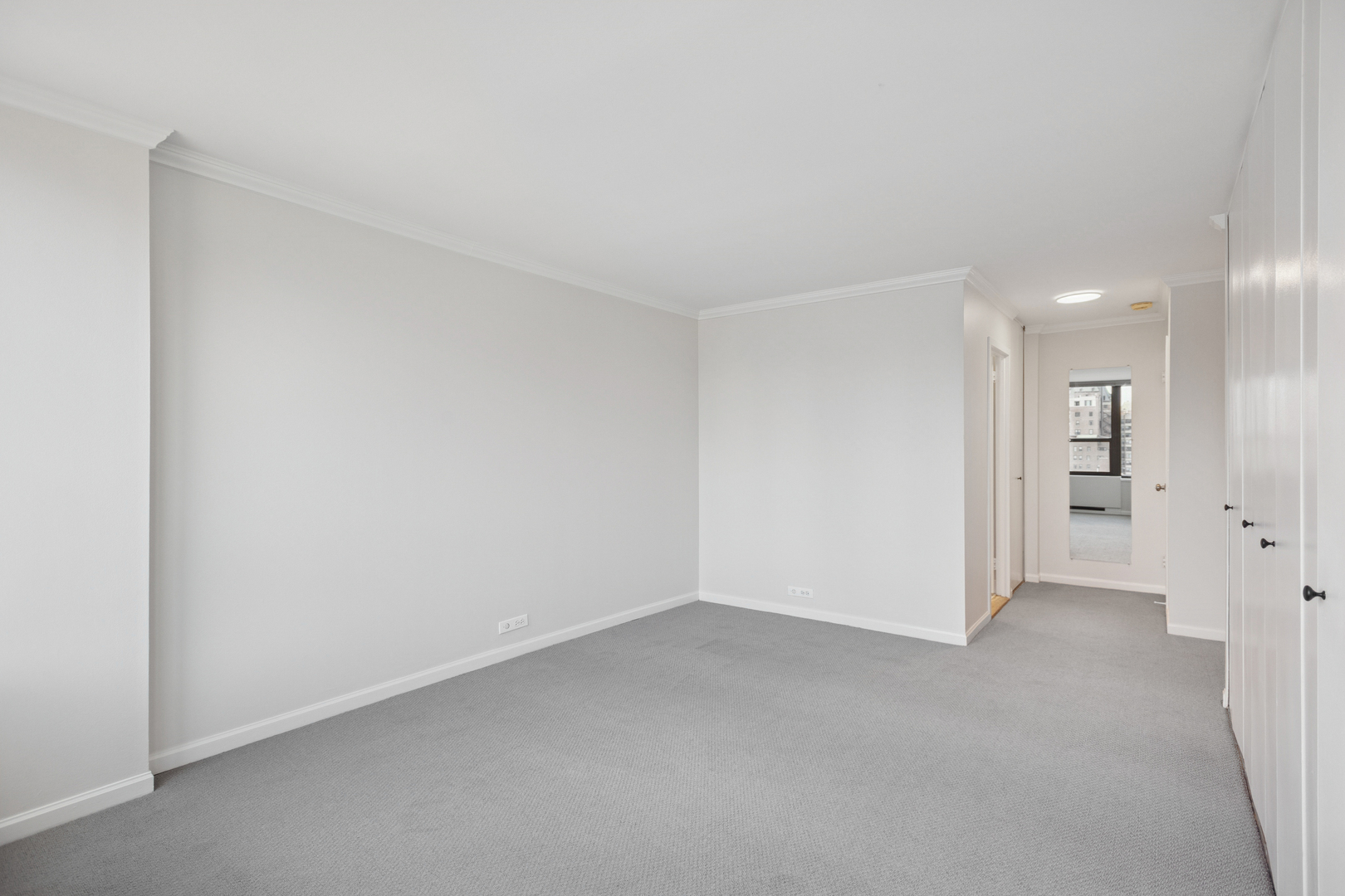 1560 North Sandburg Terrace, Unit 1412 Chicago, IL 60610 - Photo 8 of 16 a view of an empty room