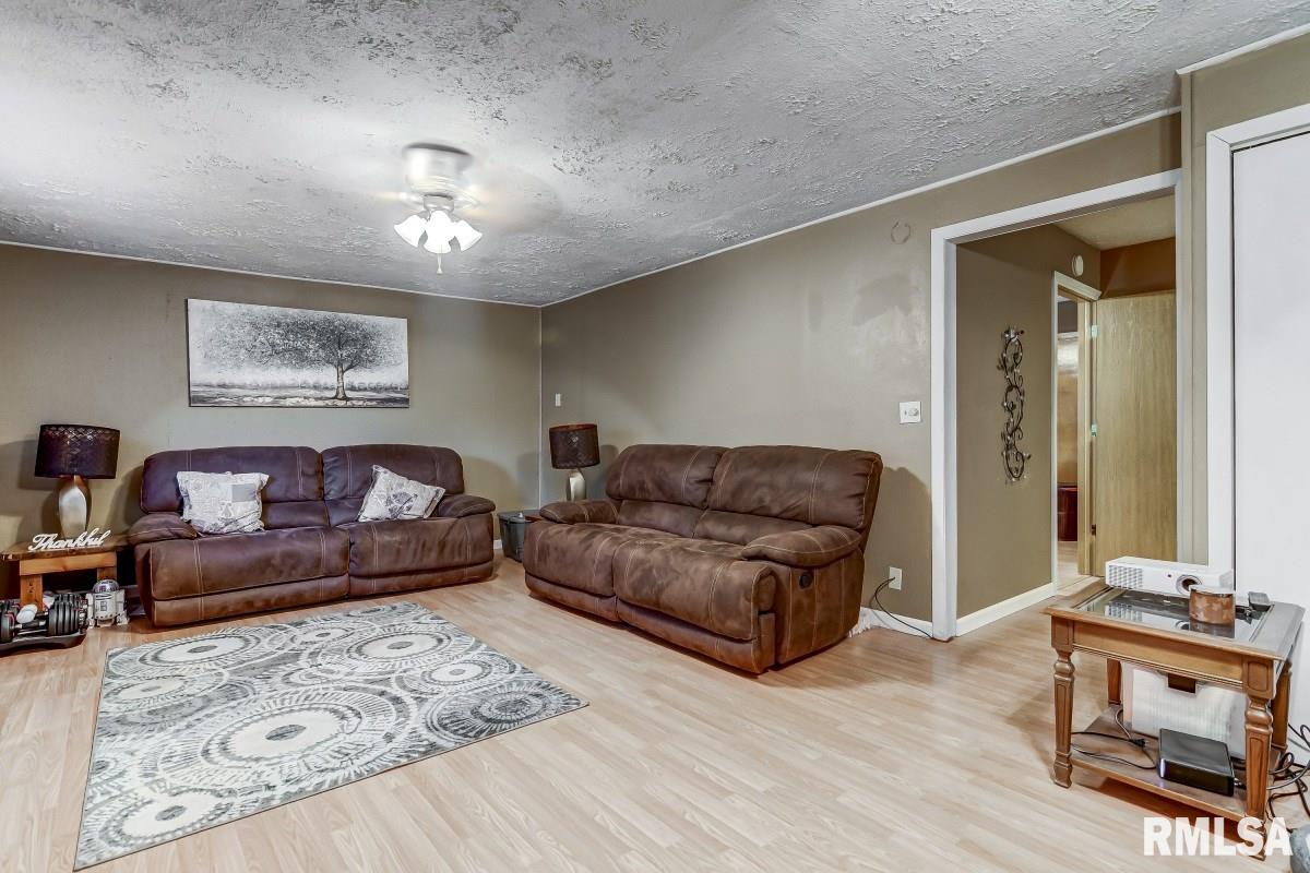 2216 Montgomery Lane Springfield, IL 62703 - Photo 11 of 31 Gallery Image 11