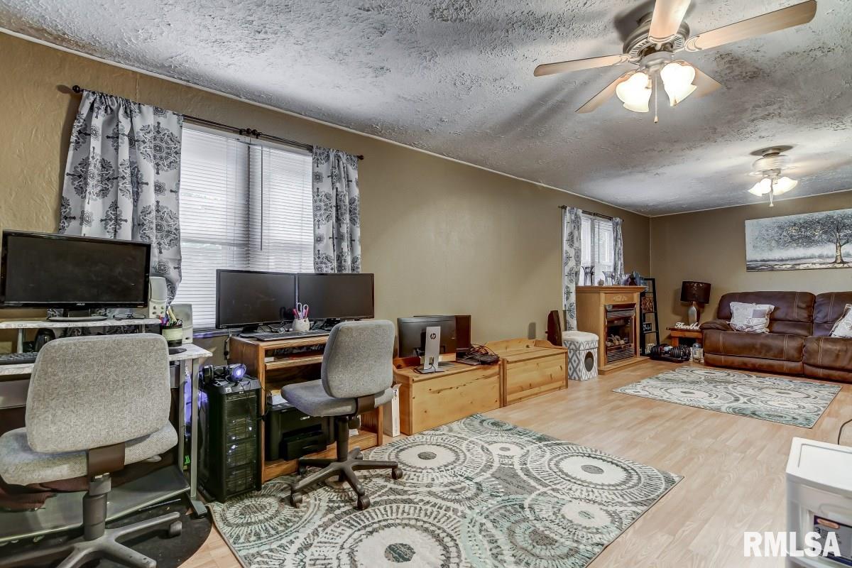 2216 Montgomery Lane Springfield, IL 62703 - Photo 13 of 31 Gallery Image 13