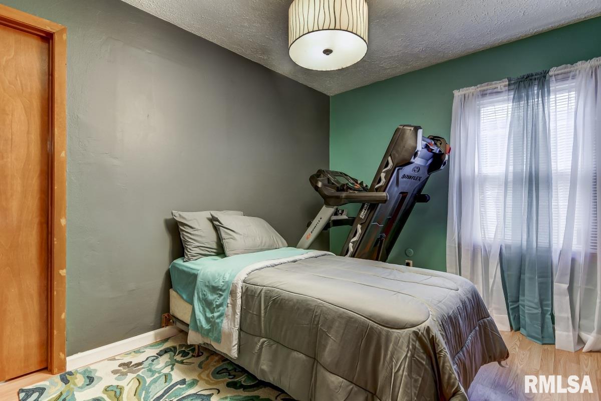 2216 Montgomery Lane Springfield, IL 62703 - Photo 5 of 31 Gallery Image 5