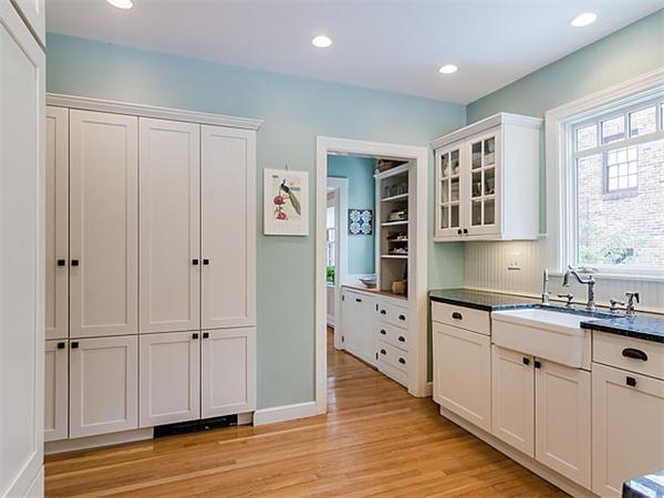 22 Braeburn Road Newton, MA 02466 - Photo 9 of 23 Gallery Image 9