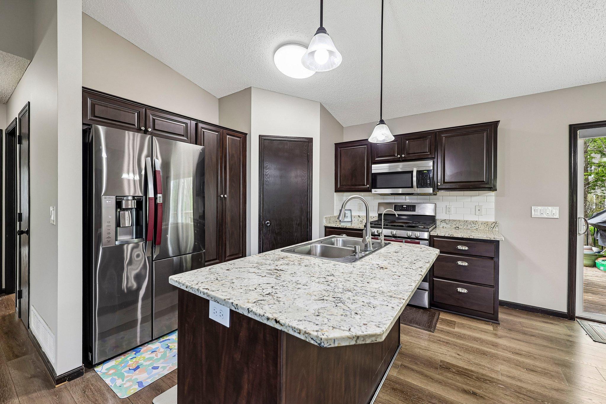 17640 89th Avenue North Maple Grove, MN 55311 - Photo 9 of 36