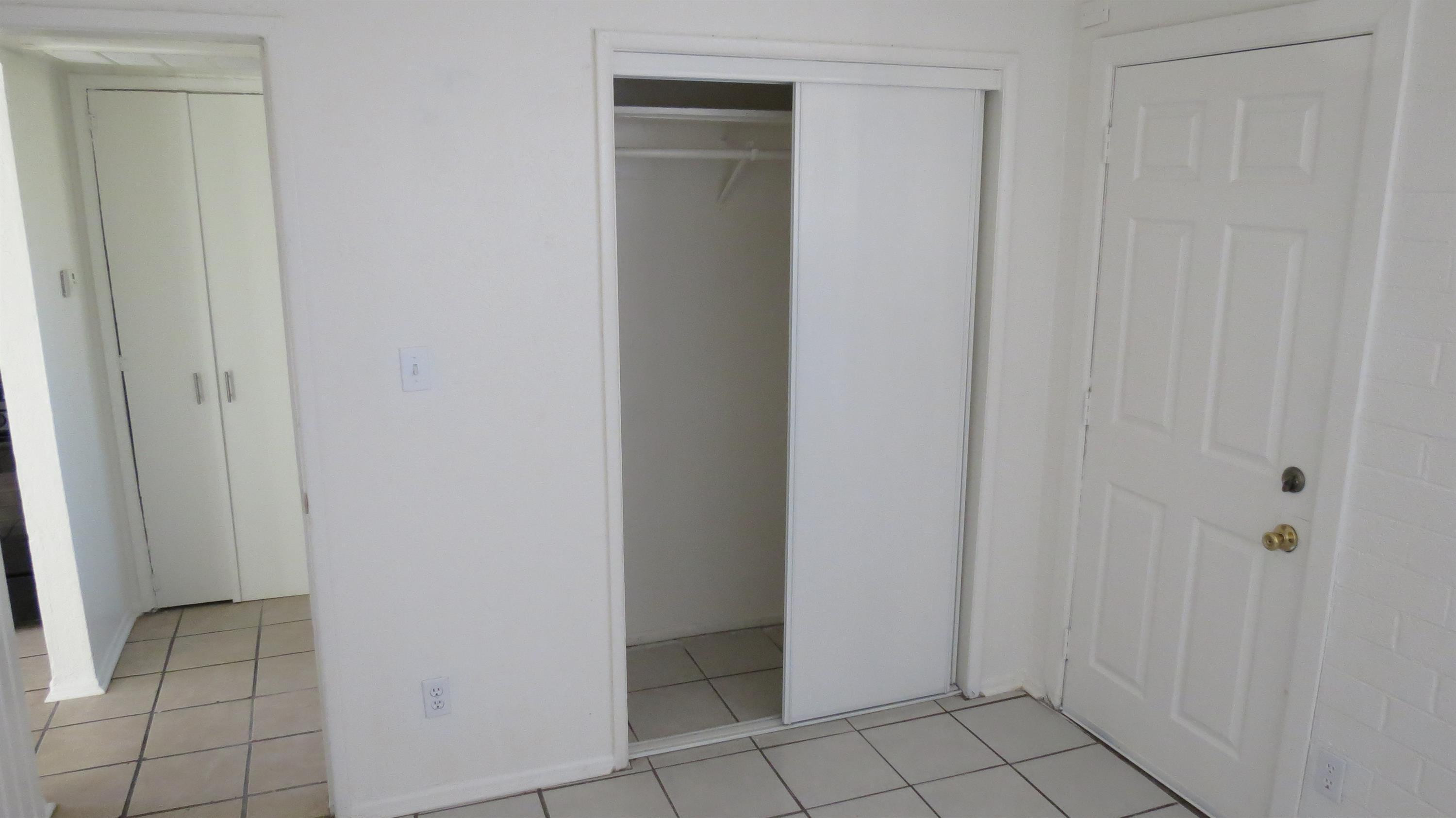 4329 North Longview Avenue, Unit 2 Phoenix, AZ 85014 - Photo 9 of 12 a view of an empty room