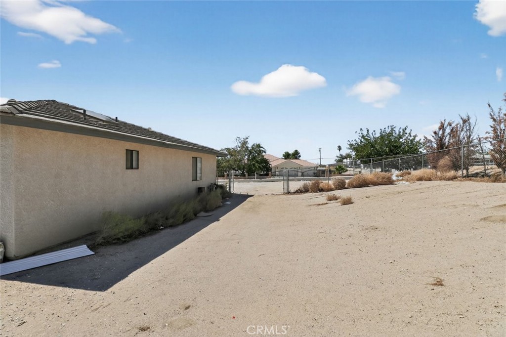18539 Symeron Road Apple Valley, CA 92307 - Photo 2 of 30 a view of a street