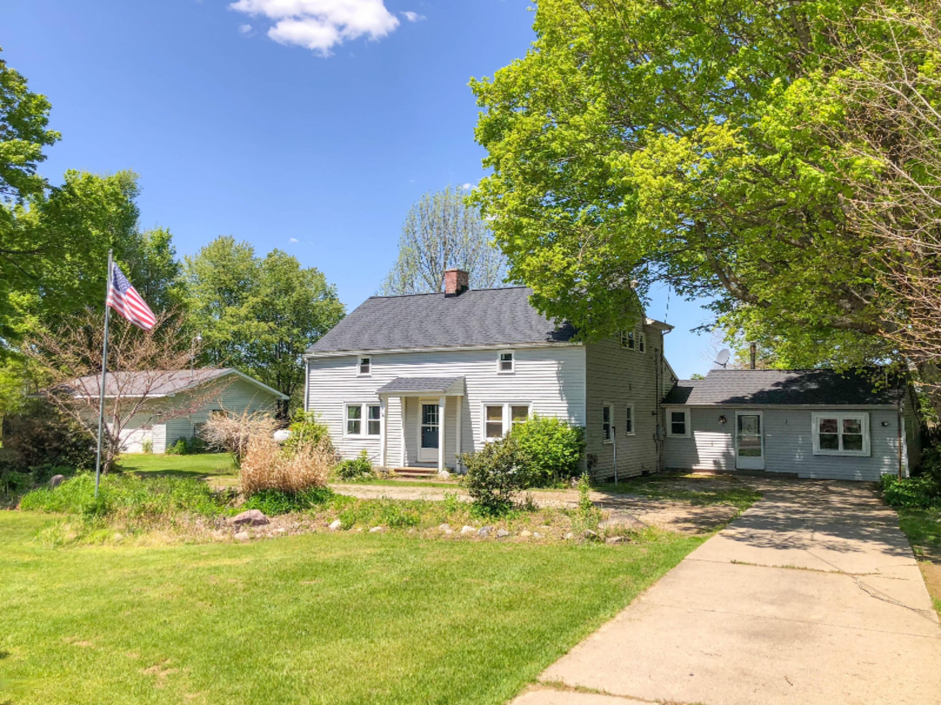 156 East Southern Road Coldwater, MI 49036 - Photo 1 of 37 Photo May 13, 2 16 10 PM