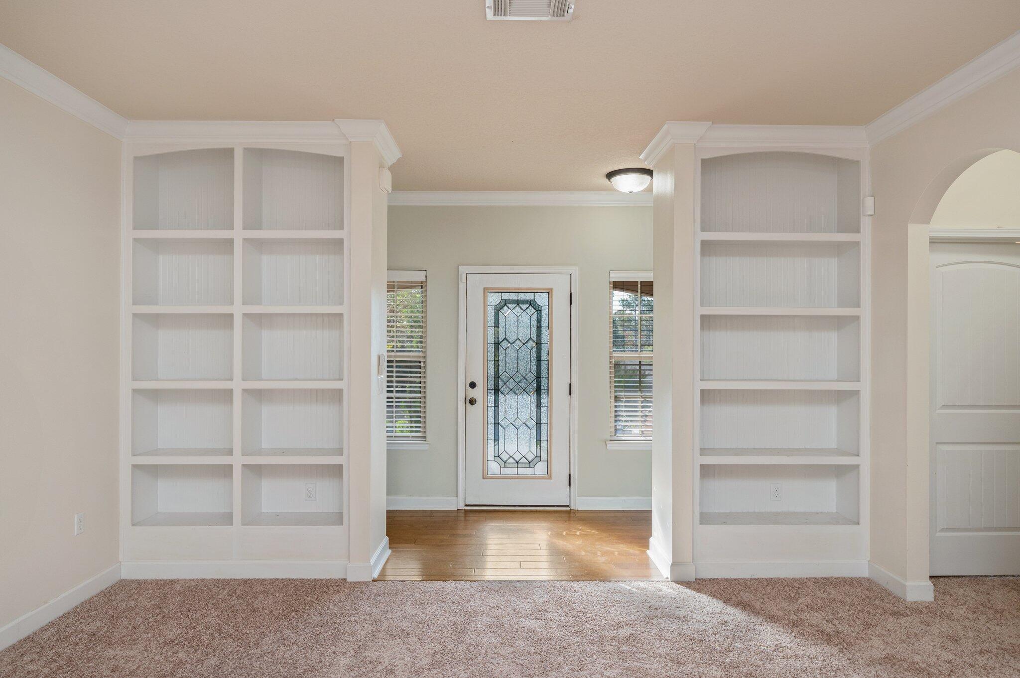 4434 Mirada Way Crestview, FL 32539 - Photo 17 of 42 a view of an empty room with cabinet and a window