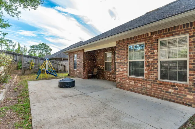 a view of a house with outdoor space