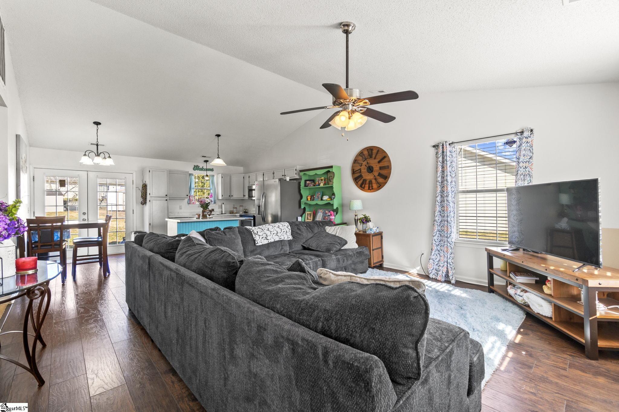 408 Raspberry Lane Fountain Inn, SC 29644 - Photo 2 of 24