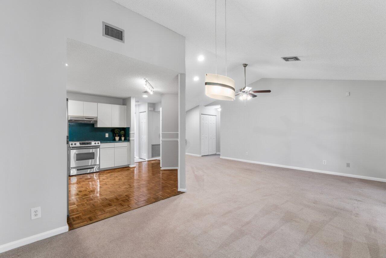 5630 Coach House Circle, Unit G Boca Raton, FL 33486 - Photo 12 of 31 DINING ROOM