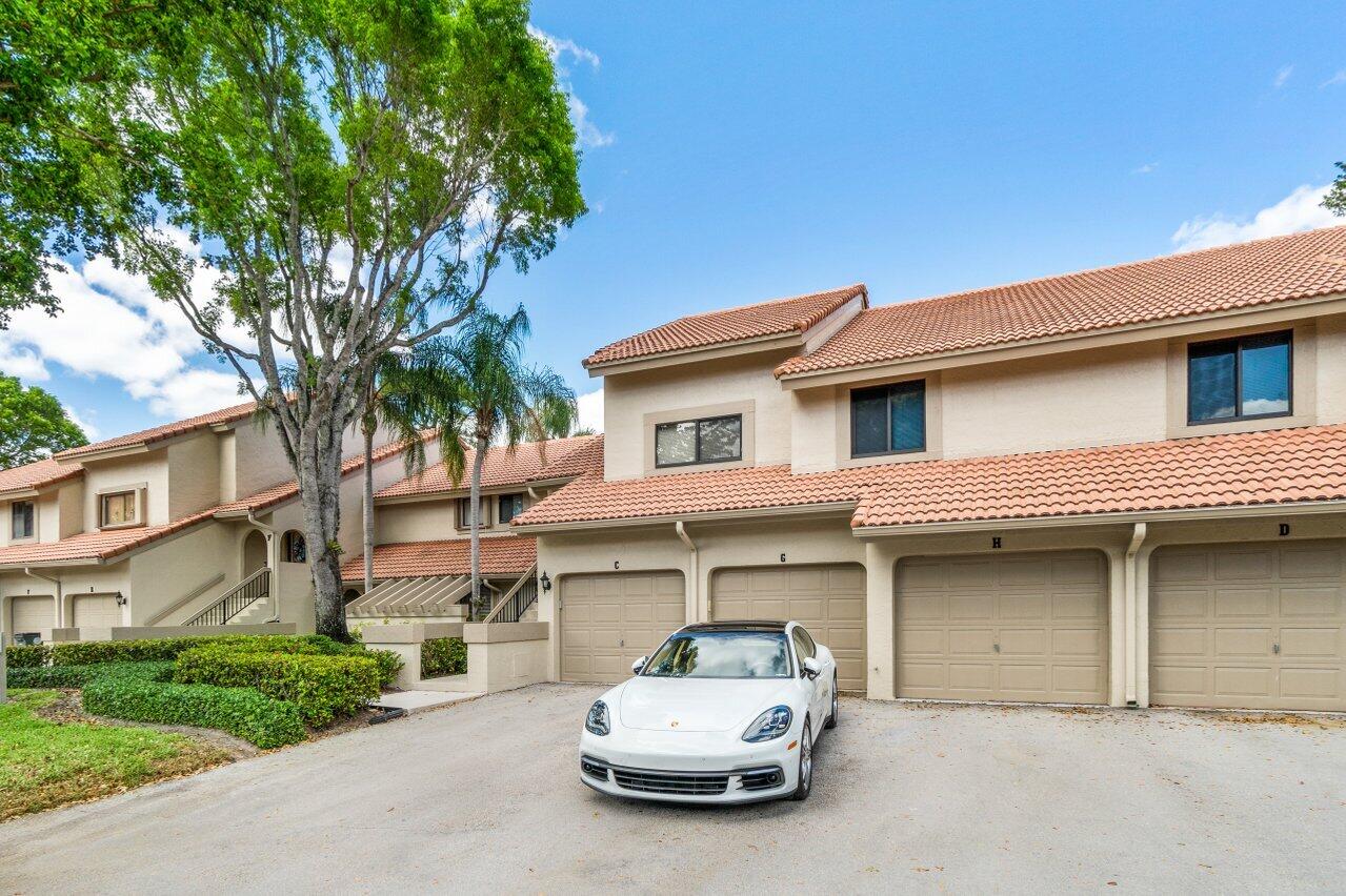 5630 Coach House Circle, Unit G Boca Raton, FL 33486 - Photo 2 of 31 PRIVATE ONE CAR GARAGE