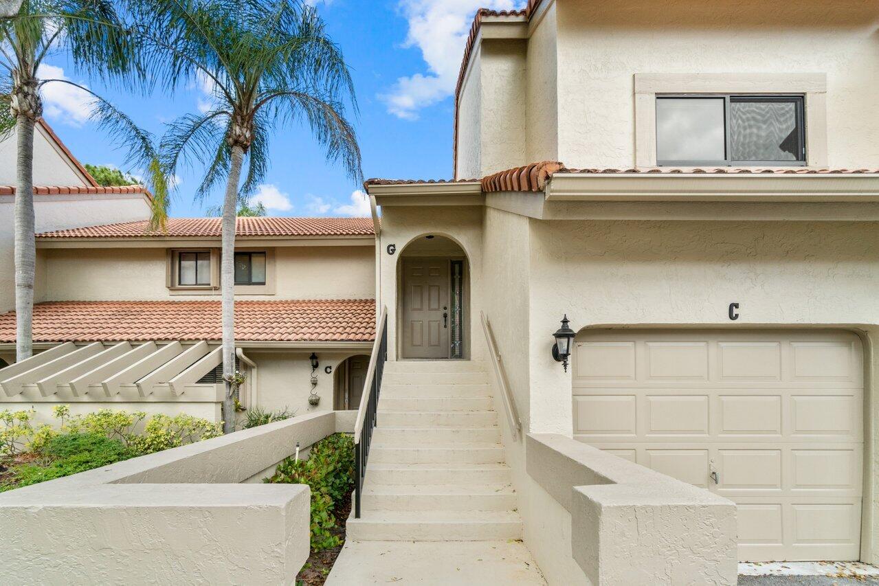 5630 Coach House Circle, Unit G Boca Raton, FL 33486 - Photo 4 of 31 PRIVATE ENTRANCE